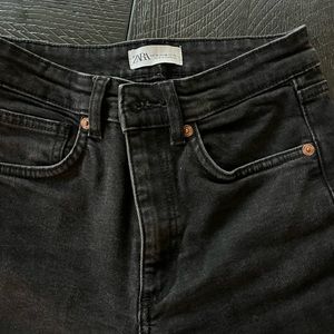 Zara black crop jeans. US 6.